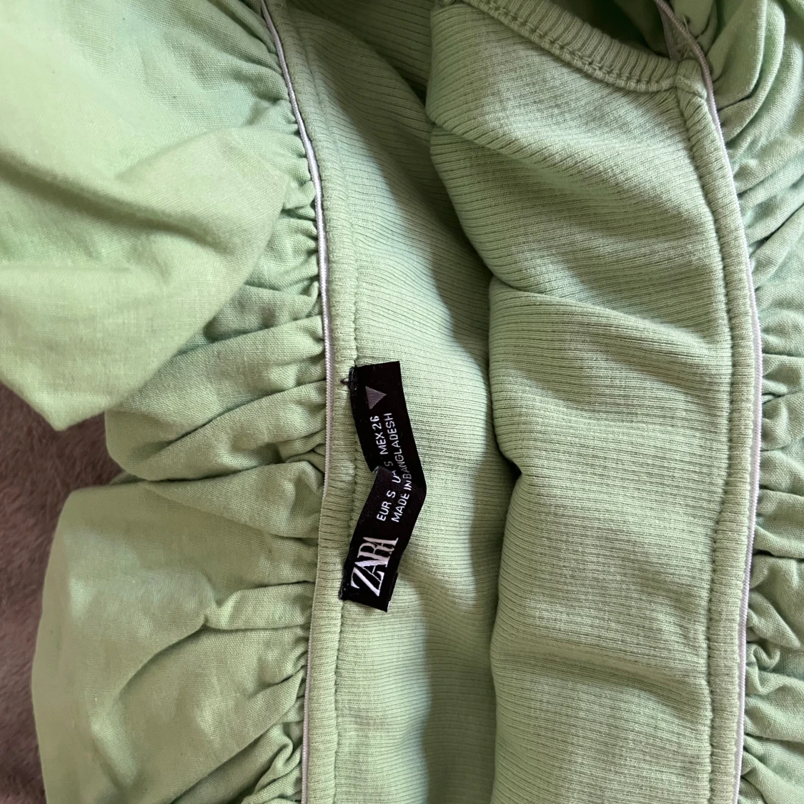 Grön offshoulder topp från Zara - 2