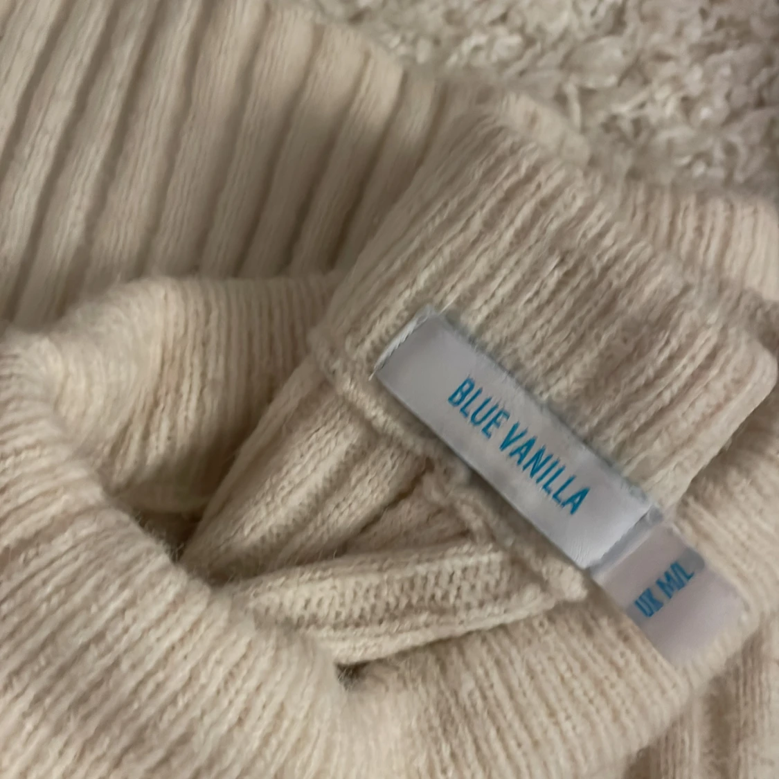 Beige ribbad stickad tröja och byxor Bluey Vanilla - 2