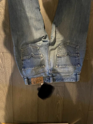 Diesel Larkee jeans blå W29 L32 - Vi säljer ju dessa jeans det är ett par fina diesel jeans. Pris går alltid att diskutera 