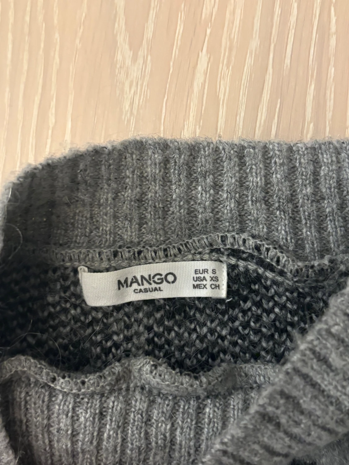 Cool stickad tröja  - 1