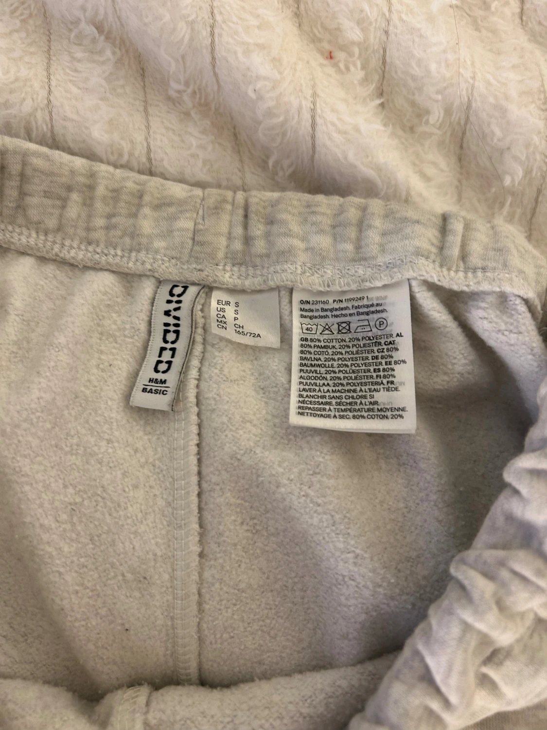 Grå mjukisbyxor från H&M Basic - 1