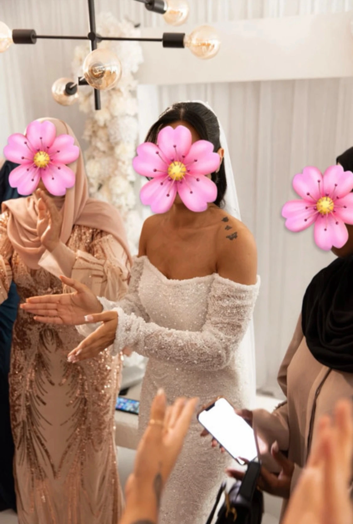 Vit pärlbroderad lång bröllopsklänning - 4