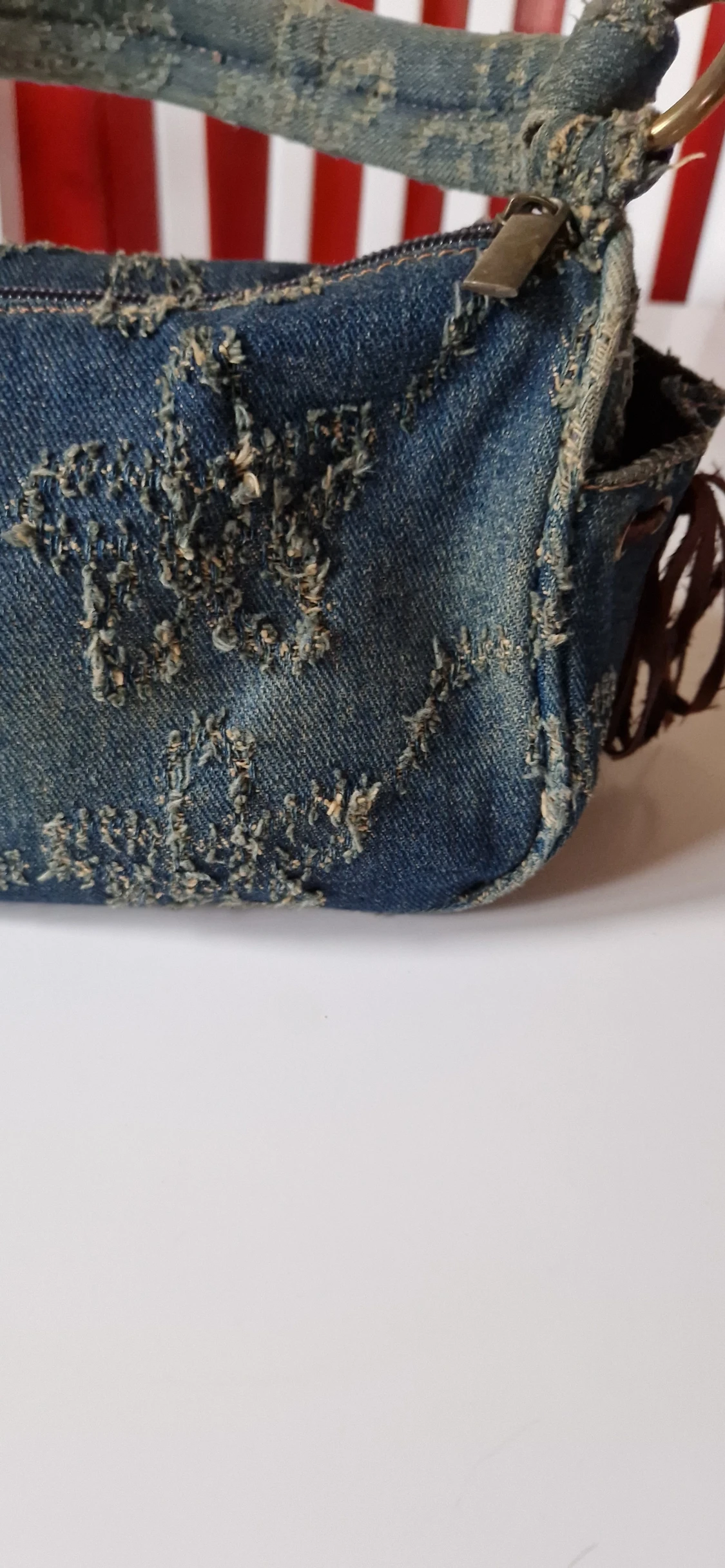 Blå axelväska i denim med dragkedja - 1