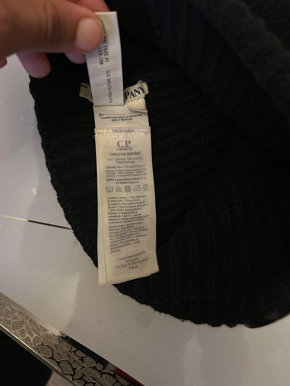 Svart C.P. Company mössa med goggles - 3