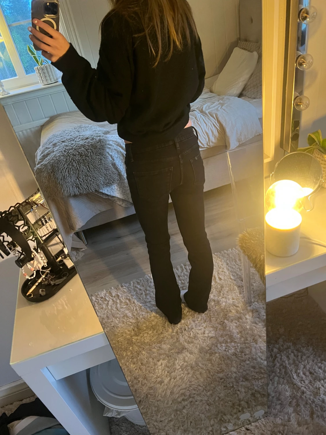 Svarta bootcut jeans - 1