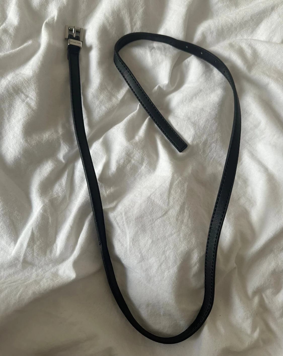 Svart smalt skärp från Michael Kors - 2