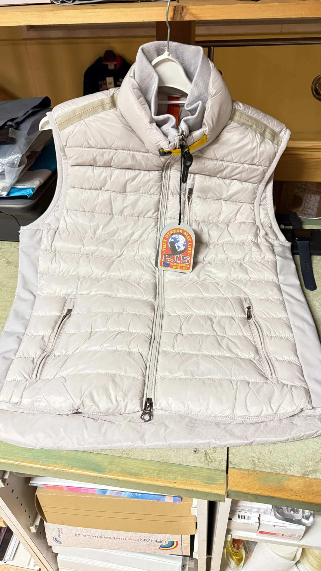 Vit från Parajumpers