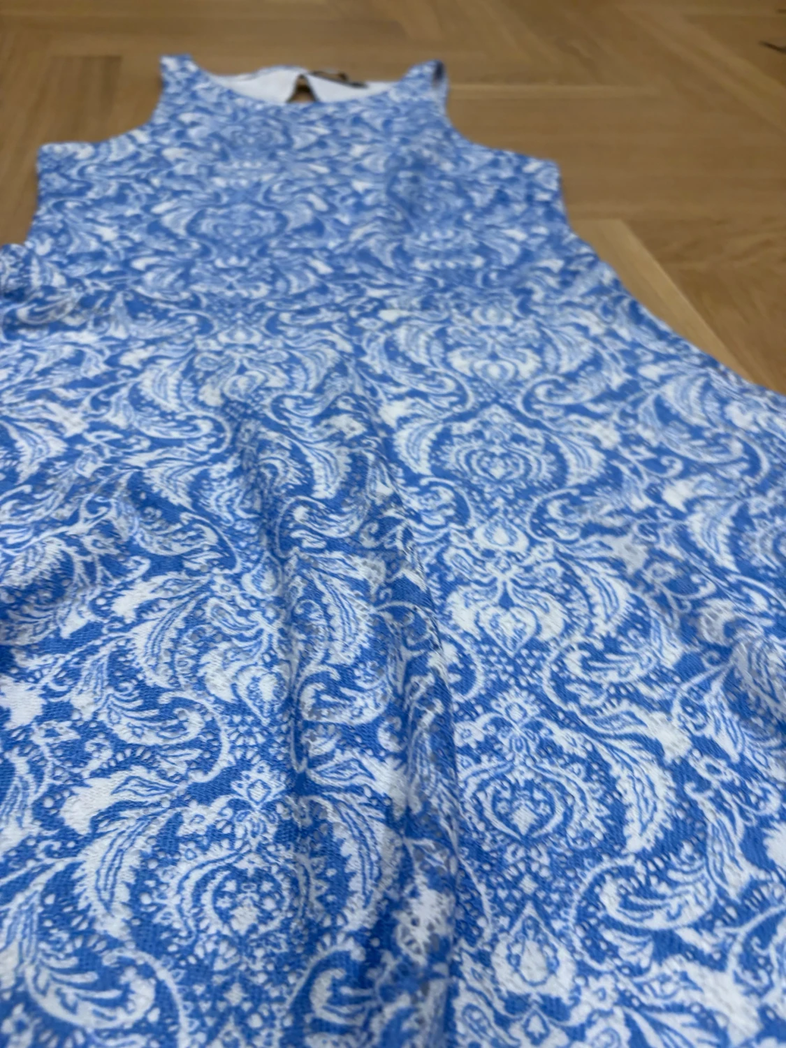 Blåvit mönstrad klänning FB Sister - 1