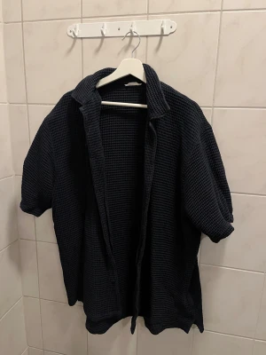 Dobber skjorta - Oversized dobber skjorta storlek XL