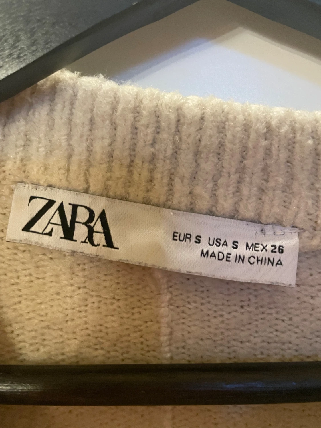 Beige stickad tröja från Zara - 3