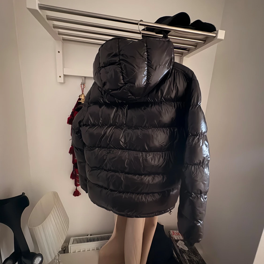 Svart Moncler pufferjacka med Nfc tagg  - 1