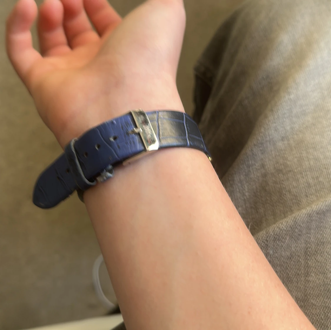 Svart och guld klocka från MEMA - 1