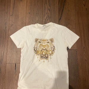 Kenzo T-shirt  - Helt ny storlek L