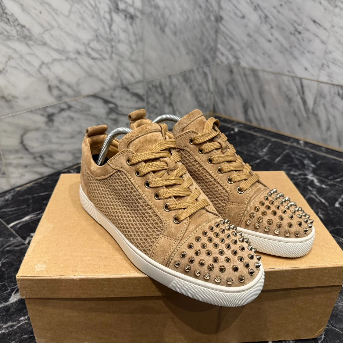 Christian Louboutin | Unika beige - 1