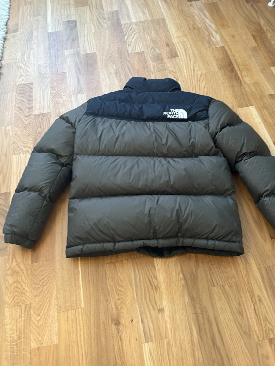 Svart och mörkgrön pufferjacka North Face - 1