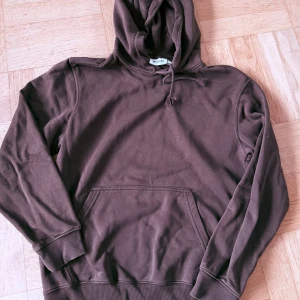 Weekday hoodie skate modell, brun stl XS  - Weekday brown hoodie stl XS, skate modell loose fit. Bra skick
