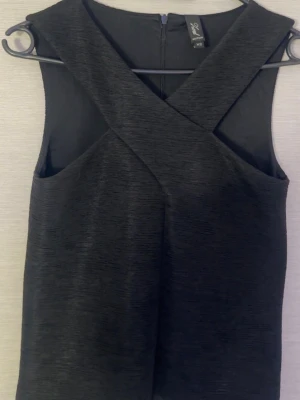 Svart tröja  - Fin vardags tröja, passar även till finare tillfällen 