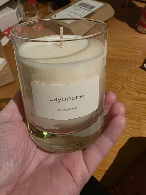 Leyonore glasljus red Apple peel - Doftljus I glas från leyonore I doft red Apple peel