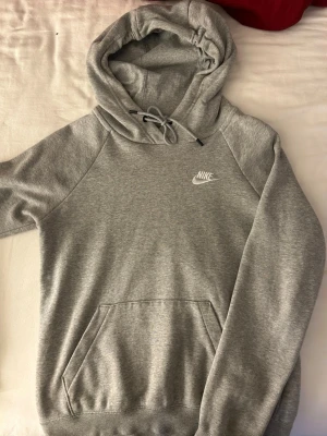 Nike hoodie - Grå nike hoodie.