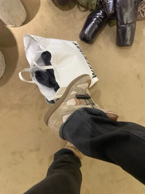 SÖKER - SÖKER!!!!! de här isabellmarant skorna max 1800kr. Storlek 38