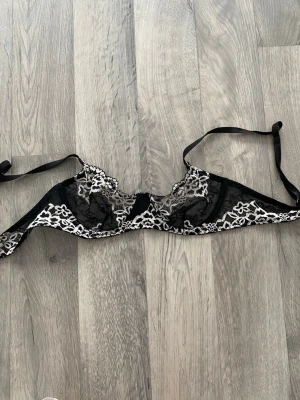 Pretty flowers bralette - En bralette med fint blommigt mönster