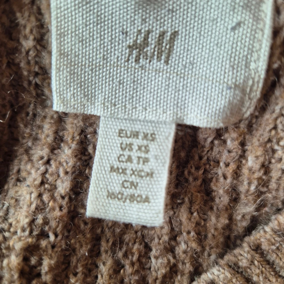 Brun stickad tröja - 3
