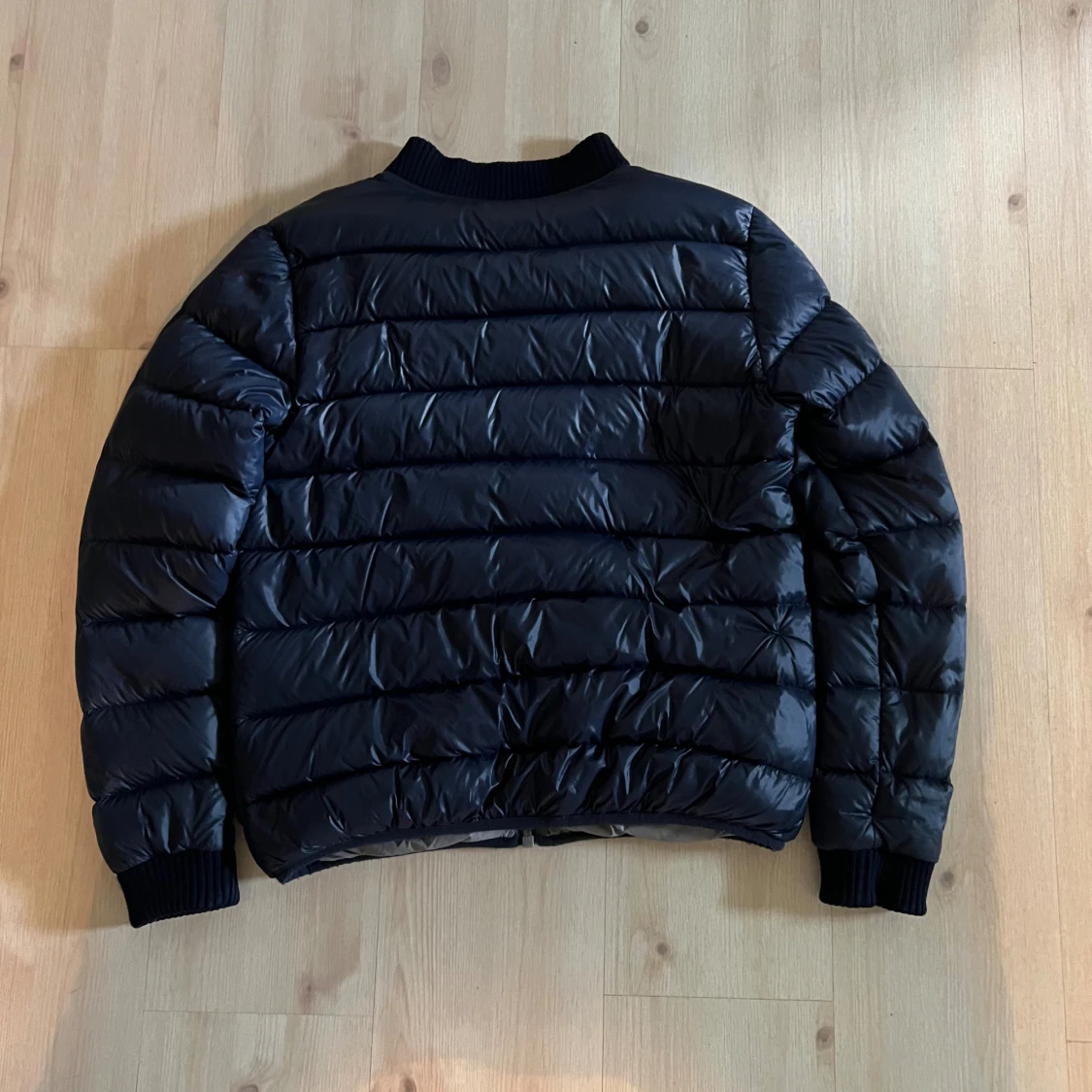 Svart pufferjacka från Svea, M - 1