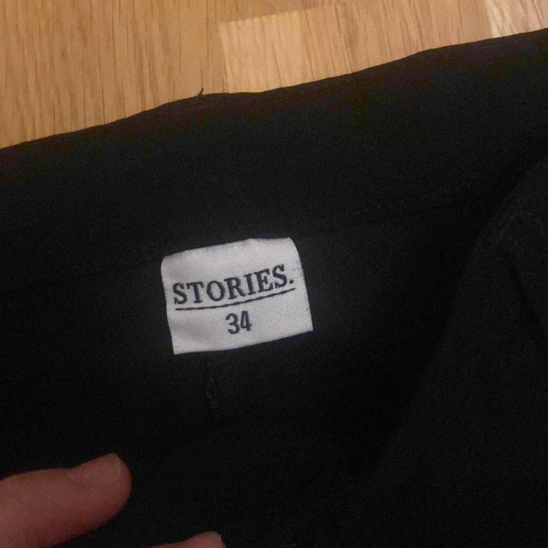 Svarta bootcut-byxor från Stories - 2