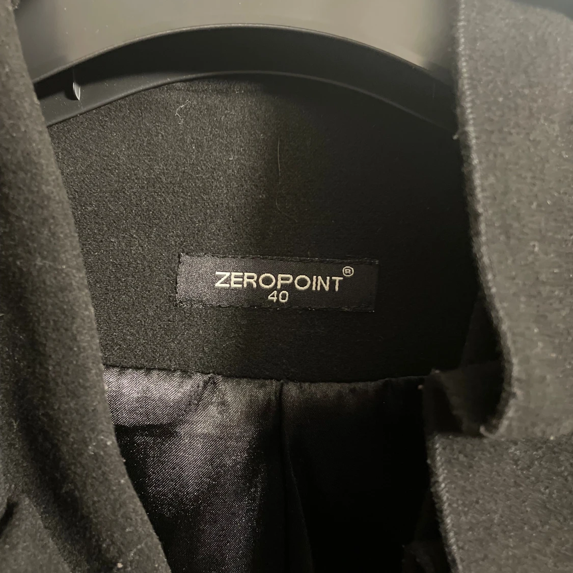 Svart ZeroPoint kappa - 3