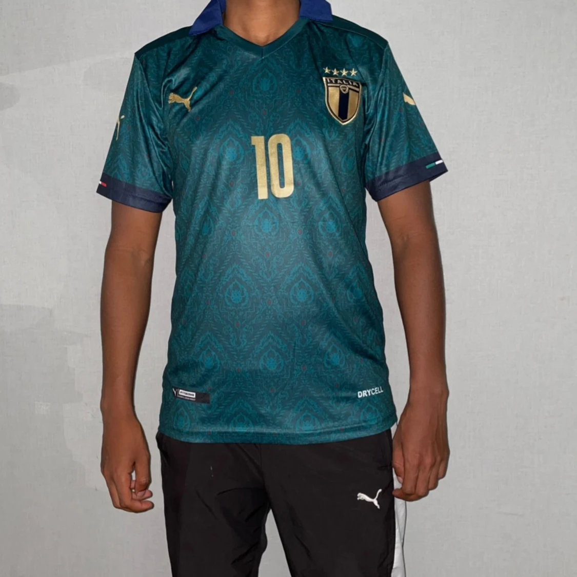 Italien insigne 10 strl S