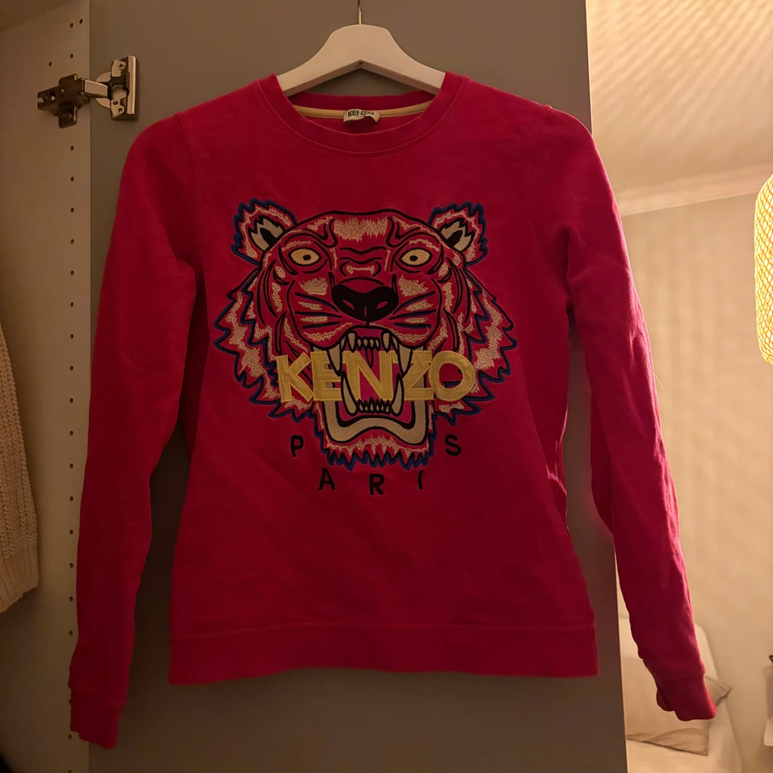 Rosa Kenzo tröja med tigertryck