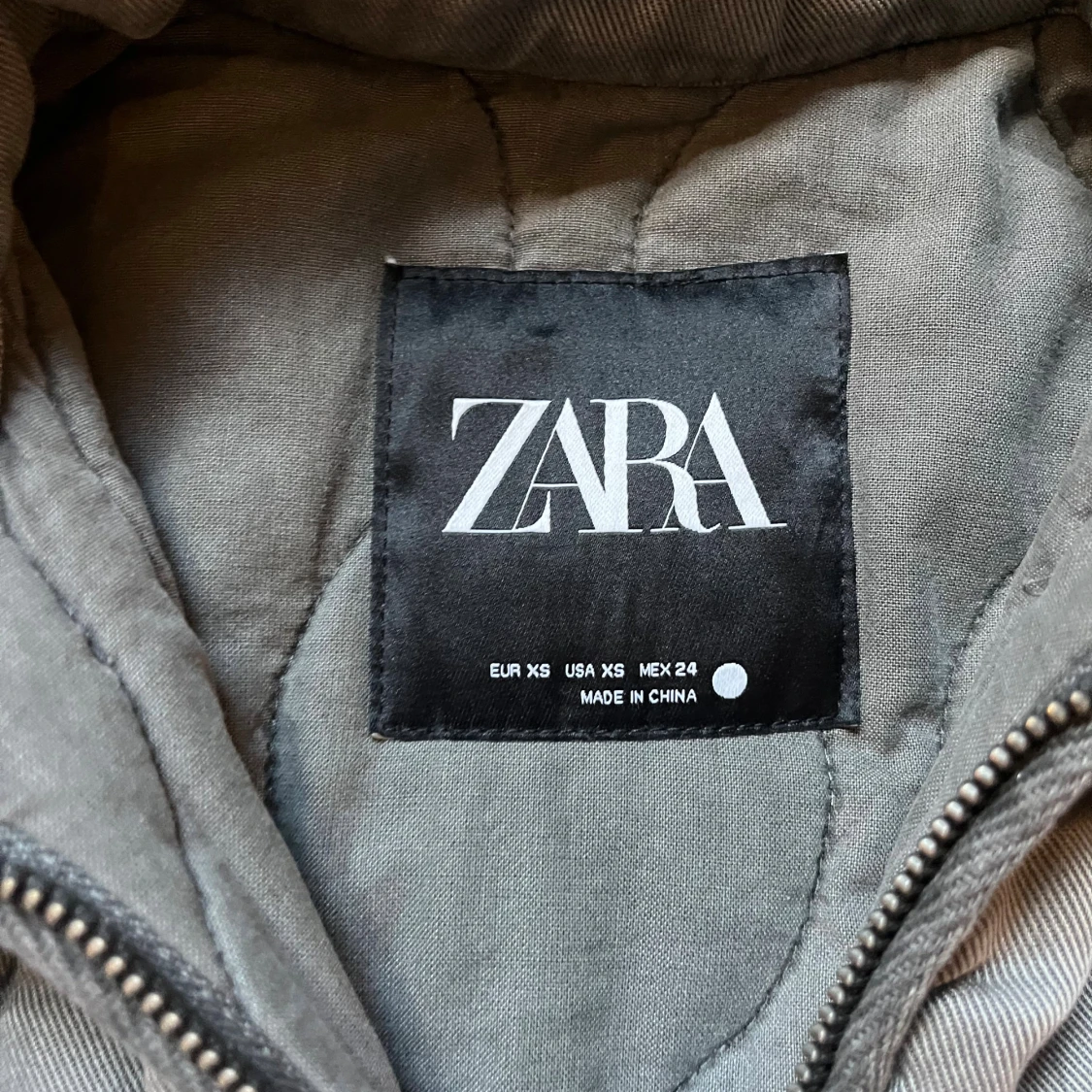 Zara quiltad grå jacka - 2