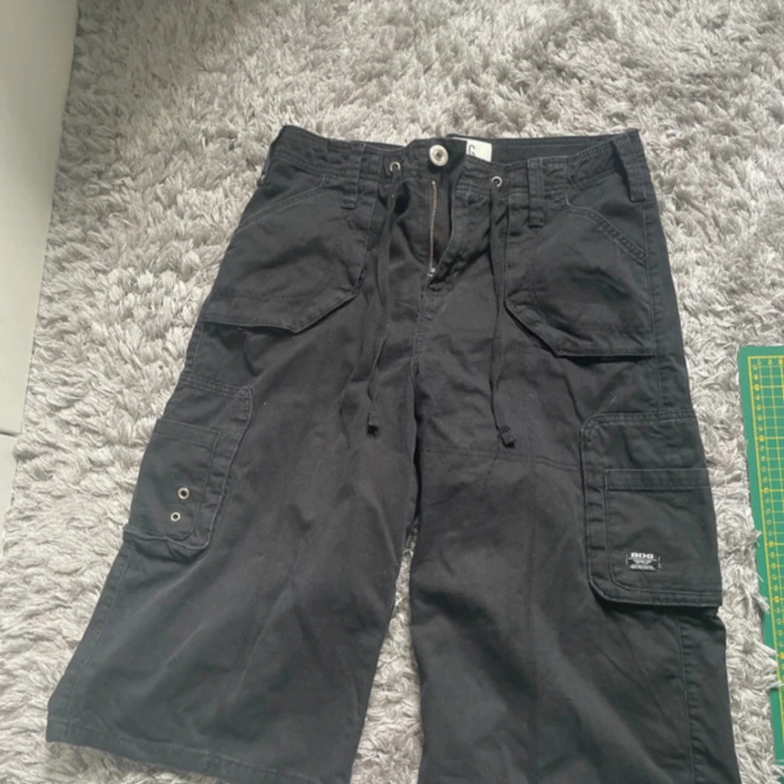 Svarta cargo shorts från BDG Urban Outfitters
