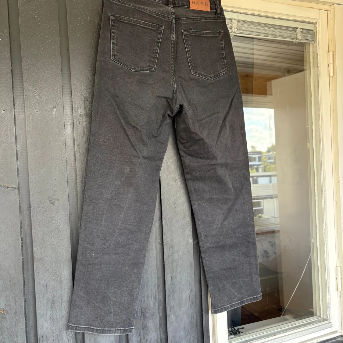 Svarta raka jeans från NA-KD - 1