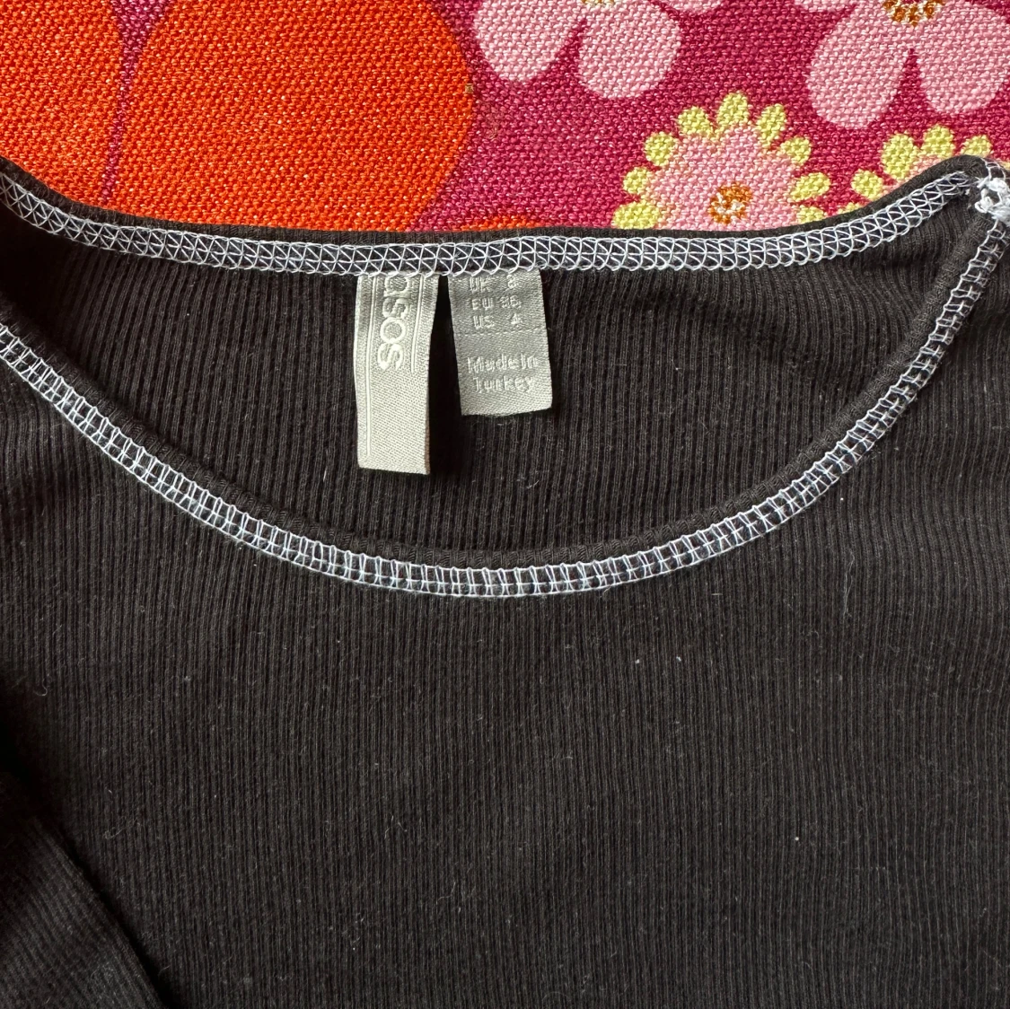 Svart ribbad topp från ASOS - 1