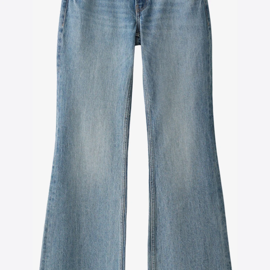 Blå bootcut jeans från Behrska