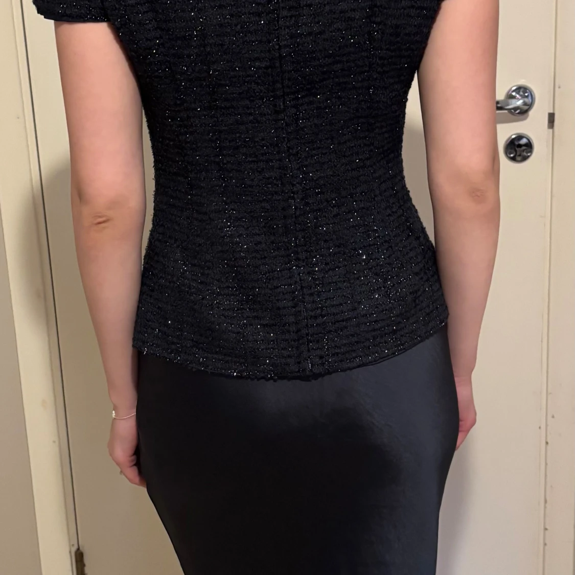 Marinblå peplumklänning från Miss Rosier - 1