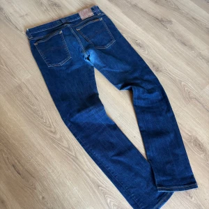 Blåa Nudie Jeans - Blåa Jeans från Nudie. Modell - Tube Kelly. Strl 31/34. Skick - 10/10. Nypris ~ 1300. Mitt pris - 439. Hör av dig vid frågor✌🏼