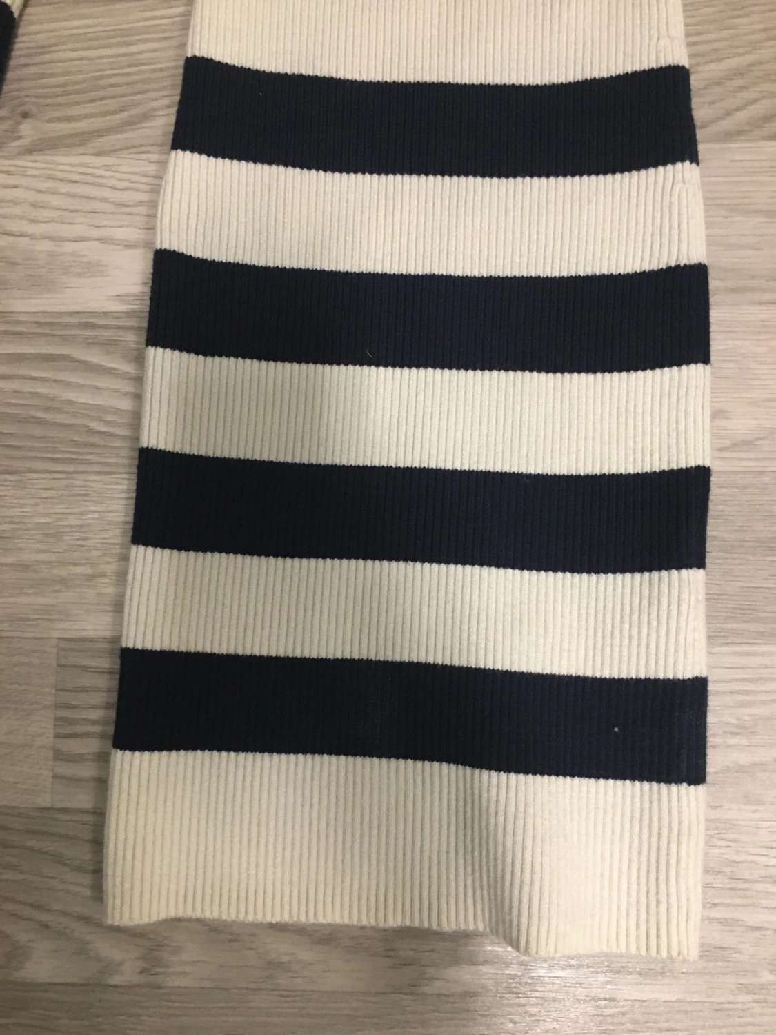 Randig ribbad klänning från Zara - 1