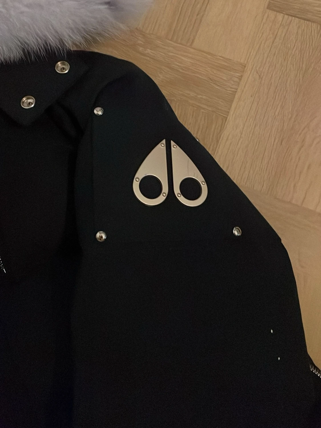 Marinblå Moose Knuckles dunjacka med päls - 2