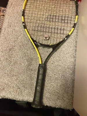 Bakbokar tennis racket - Grönt och svart avbokat tennisrackets