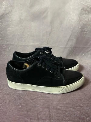 Lanvin skor - Mycket fint skick | Size UK 6 = EU 41 | fraktar inom 24 timmar | för att köpa klicka ”köp nu” | vid frågor eller funderingar skriv en meddelande | följare får bättre rabatter🙌