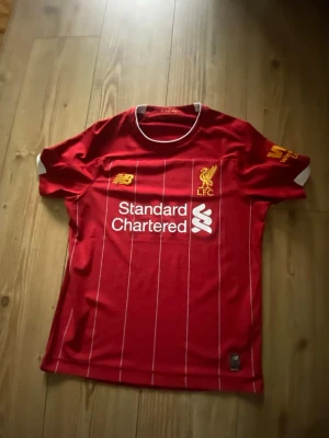 Liverpool 2019 - Den är skön och passar till dom flesta outfits. Hör av dig om du vill köpa!