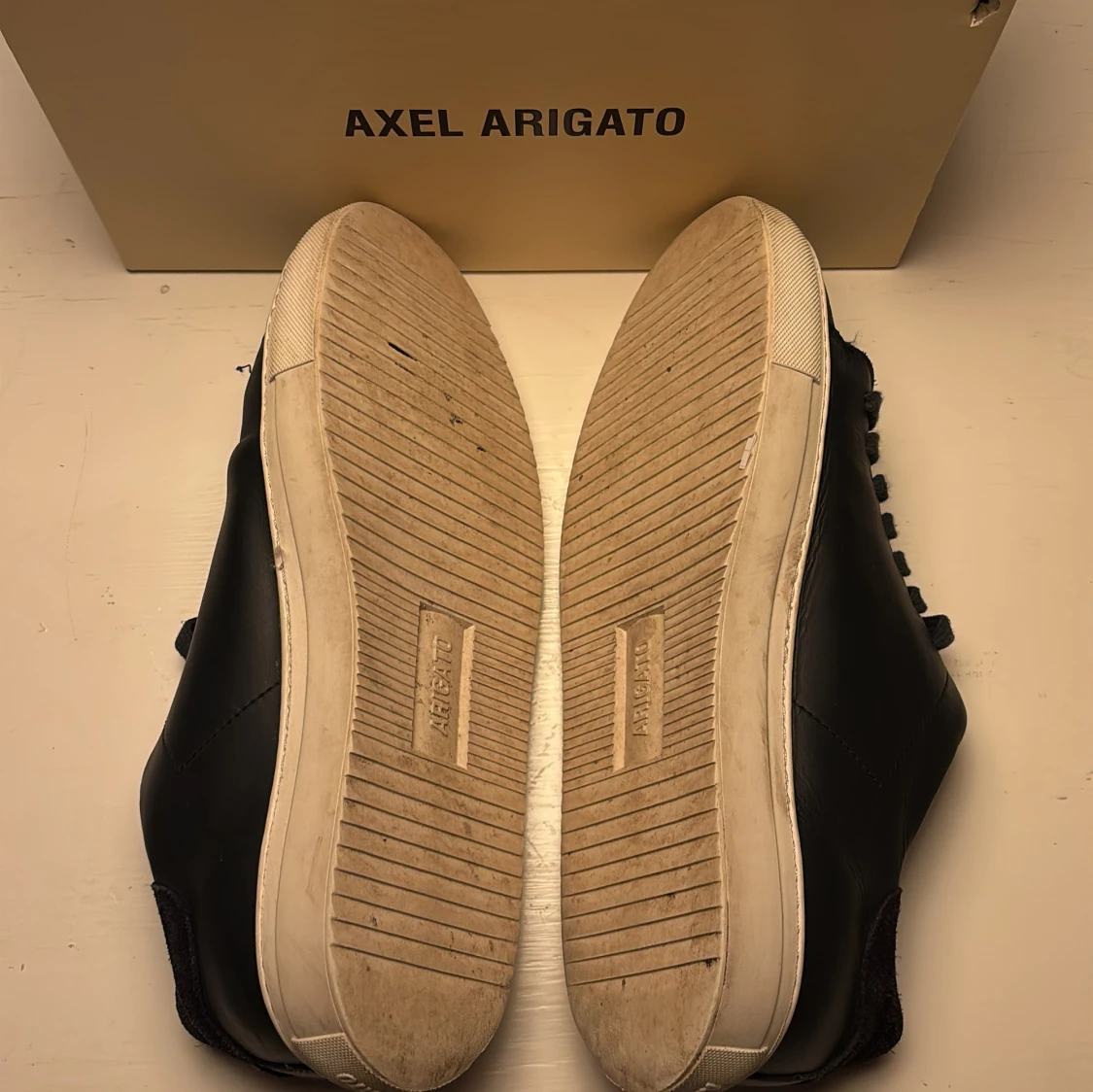 Svarta sneakers från Axel Arigato - 3