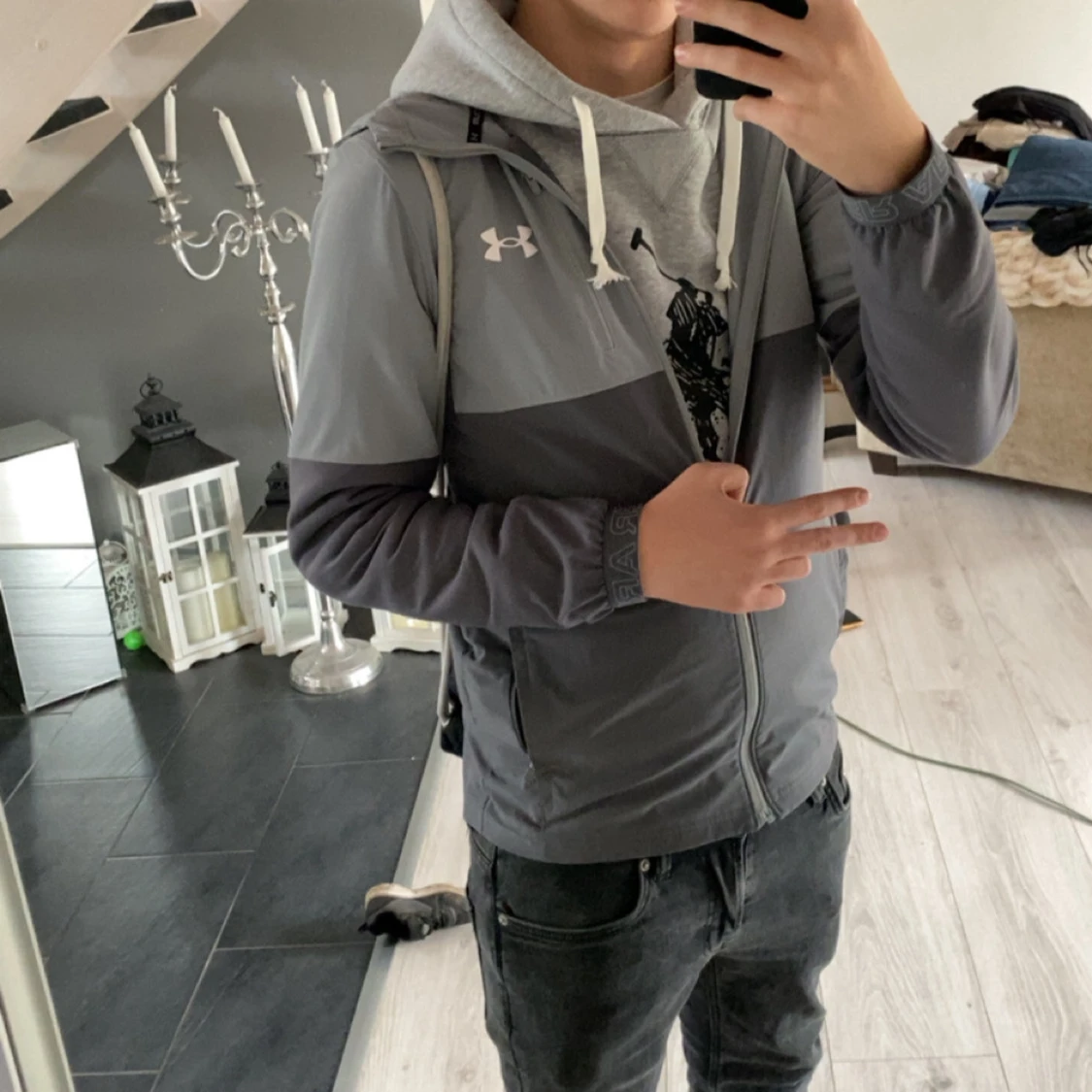 Grå hoodie från Under Armour