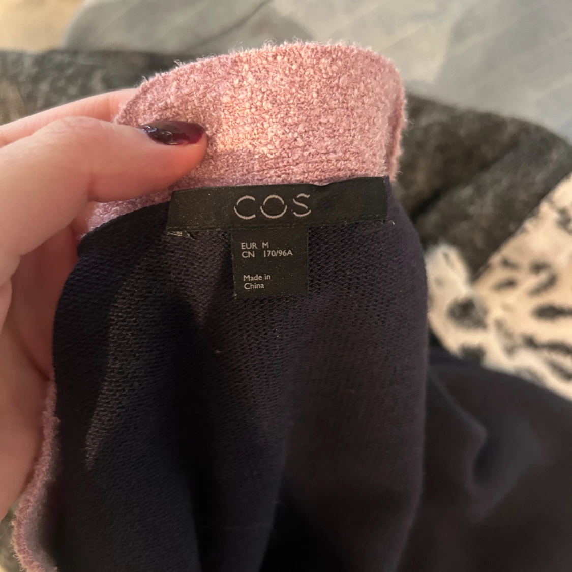 Färgglad kofta från COS - 2