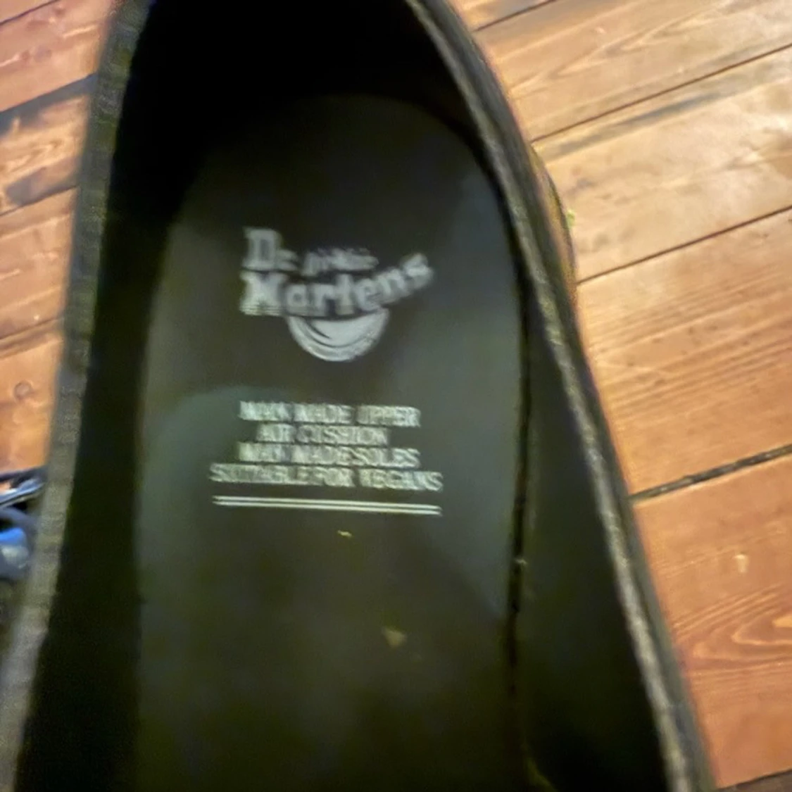 Svarta Dr. Martens vegan skor - 1