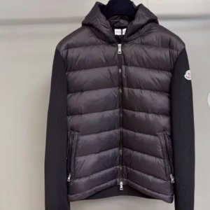 Moncler cardigan - Ny passar S -m