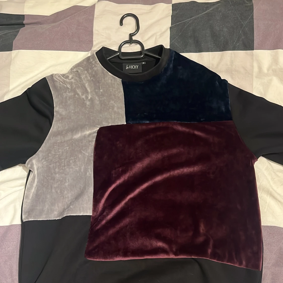 Blockmönstrad tröja från La Vichy