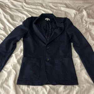 Overshirt/skjorta - Snygg overshirt/skjorta i hoodie material. Strl XS skick 9/10.